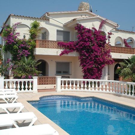 Villa Sol Empuriabrava Bagian luar foto