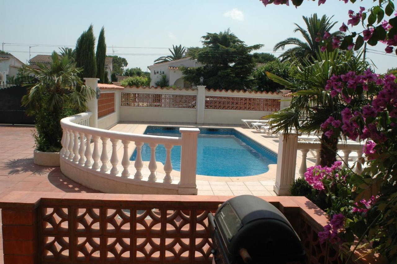 Villa Sol Empuriabrava Bagian luar foto