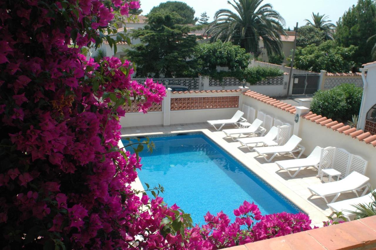 Villa Sol Empuriabrava Bagian luar foto