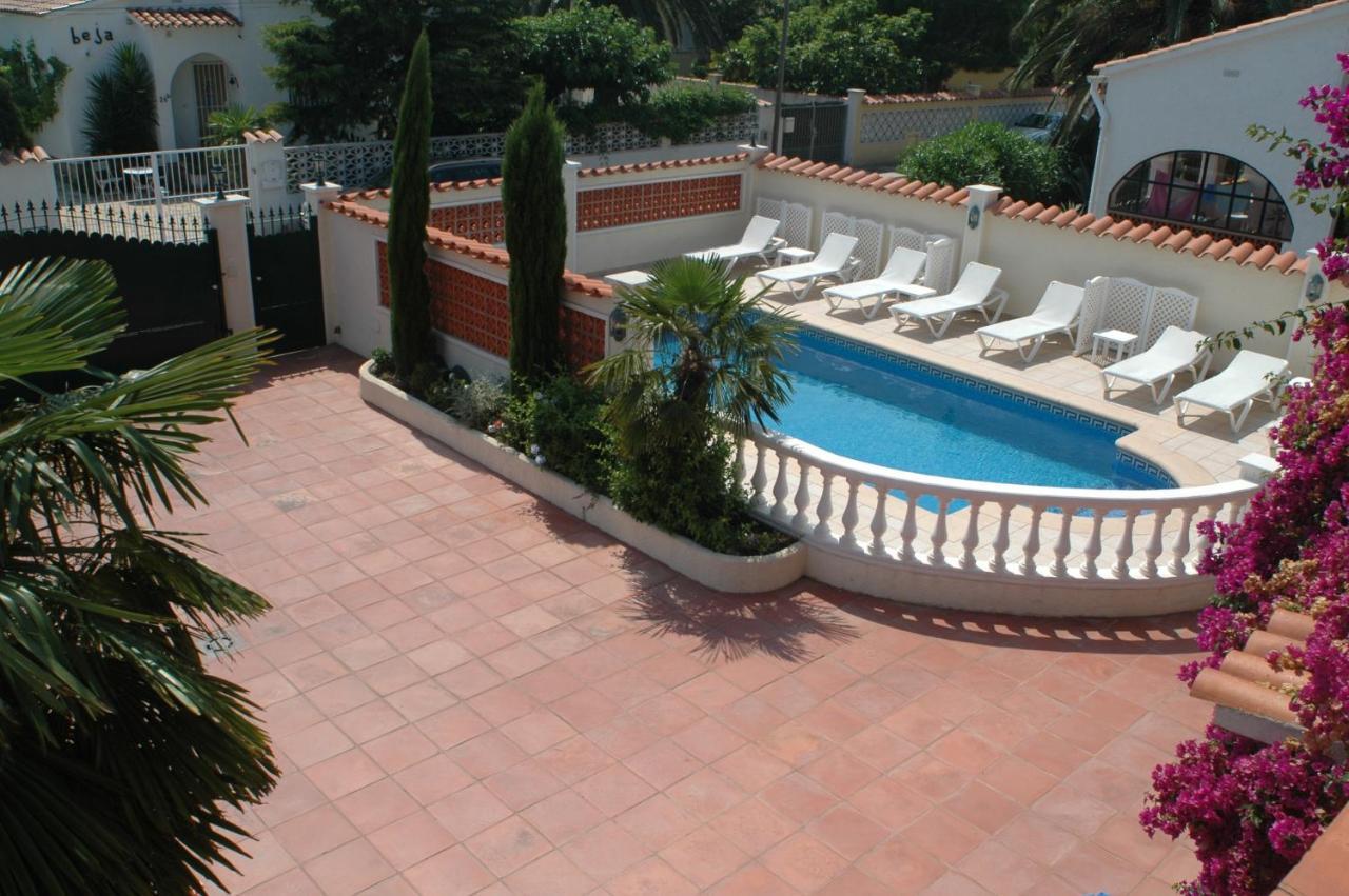Villa Sol Empuriabrava Bagian luar foto